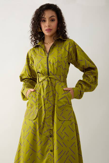 Buy Son Of A Noble Snob Green Cotton Satin Collared Leaf Pathway Print Midi Dress Online at Aza Fashions Buy_Son Of A Noble Snob_Green Cotton Satin Collared Leaf Pathway Print Midi Dress _Online_at_Aza_Fashions