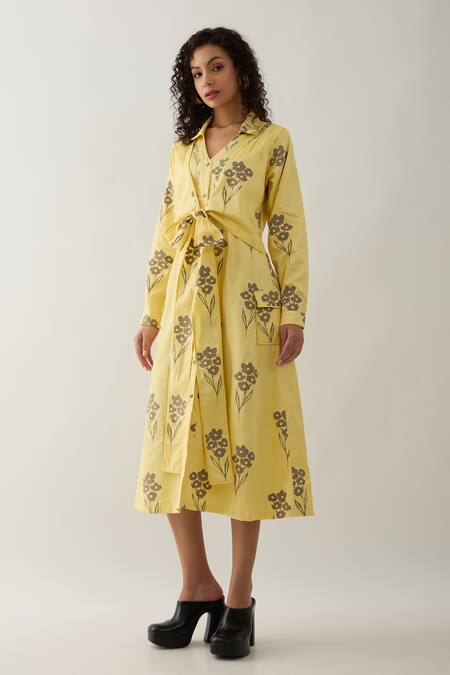 Son Of A Noble Snob Yellow Cotton Satin Collared Lemon Farm Print Midi Dress Online at Aza Fashions Son Of A Noble Snob_Yellow Cotton Satin Collared Lemon Farm Print Midi Dress _Online_at_Aza_Fashions