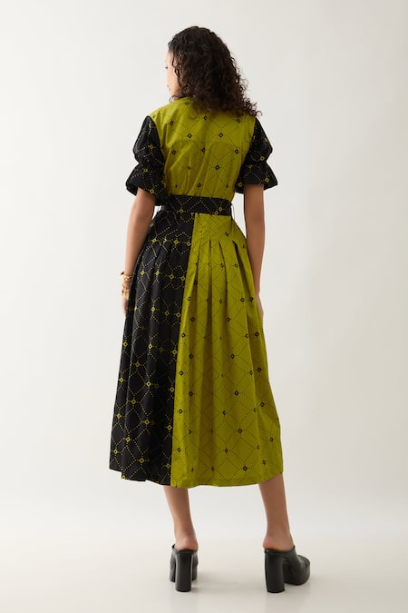 Shop Son Of A Noble Snob Green Cotton Satin Collared Magnum Dress With Regal Print at Aza Fashions Shop_Son Of A Noble Snob_Green Cotton Satin Collared Magnum Dress With Regal Print _at_Aza_Fashions