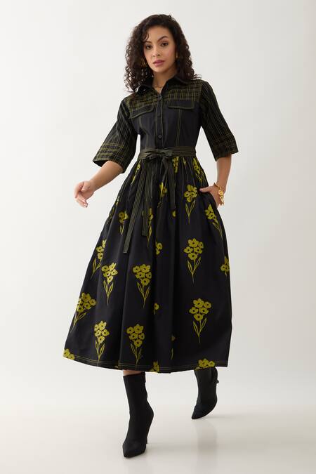 Buy Son Of A Noble Snob Black Cotton Satin Collared Mamba Farm Print Midi Dress Online at Aza Fashions Buy_Son Of A Noble Snob_Black Cotton Satin Collared Mamba Farm Print Midi Dress _Online_at_Aza_Fashions