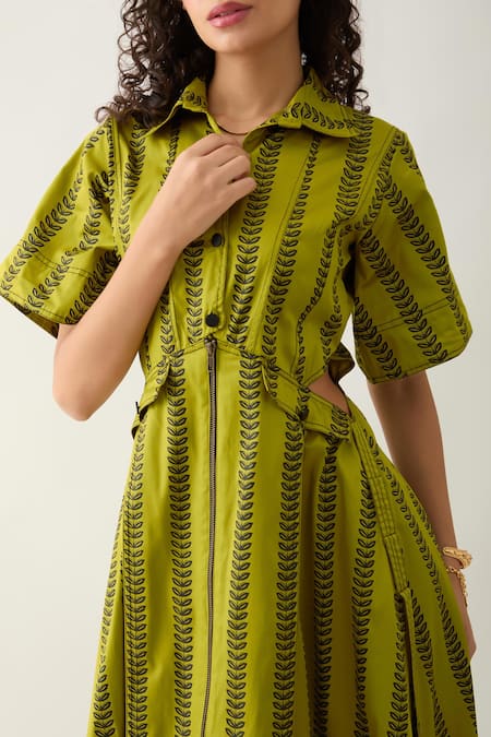 Shop Son Of A Noble Snob Green Cotton Satin Collared Leaf Catkin Print Midi Dress Online at Aza Fashions Shop_Son Of A Noble Snob_Green Cotton Satin Collared Leaf Catkin Print Midi Dress _Online_at_Aza_Fashions
