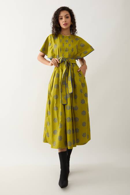 Son Of A Noble Snob Green Cotton Satin Round Neck Leaf Floret Print Midi Dress at Aza Fashions Son Of A Noble Snob_Green Cotton Satin Round Neck Leaf Floret Print Midi Dress _at_Aza_Fashions