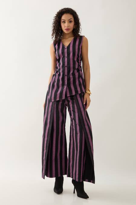 Son Of A Noble Snob Black Cotton Satin V-neck Noir Catkin Print Pant Set Online at Aza Fashions Son Of A Noble Snob_Black Cotton Satin V-neck Noir Catkin Print Pant Set _Online_at_Aza_Fashions