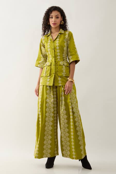 Son Of A Noble Snob Green Cotton Satin Collared Leaf Barbed Print Rene Set Online at Aza Fashions Son Of A Noble Snob_Green Cotton Satin Collared Leaf Barbed Print Rene Set _Online_at_Aza_Fashions