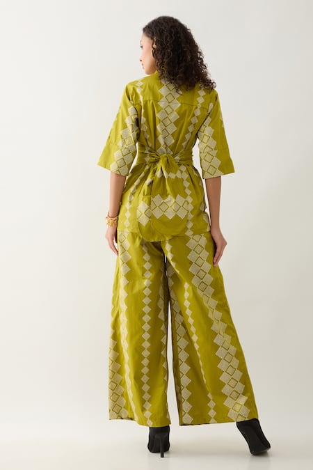 Shop Son Of A Noble Snob Green Cotton Satin Collared Leaf Barbed Print Rene Set at Aza Fashions Shop_Son Of A Noble Snob_Green Cotton Satin Collared Leaf Barbed Print Rene Set _at_Aza_Fashions