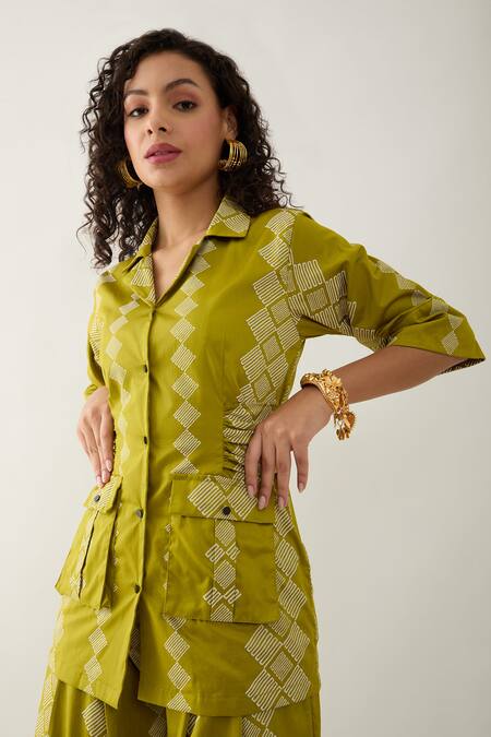 Son Of A Noble Snob Green Cotton Satin Collared Leaf Barbed Print Shirt Online at Aza Fashions Son Of A Noble Snob_Green Cotton Satin Collared Leaf Barbed Print Shirt _Online_at_Aza_Fashions