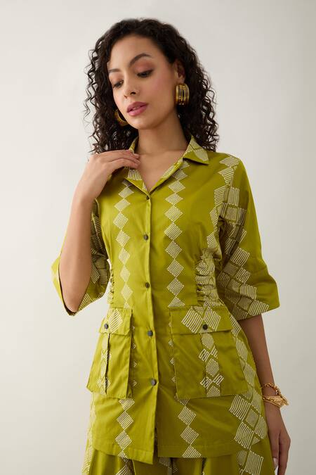 Buy Son Of A Noble Snob Green Cotton Satin Collared Leaf Barbed Print Shirt Online at Aza Fashions Buy_Son Of A Noble Snob_Green Cotton Satin Collared Leaf Barbed Print Shirt _Online_at_Aza_Fashions