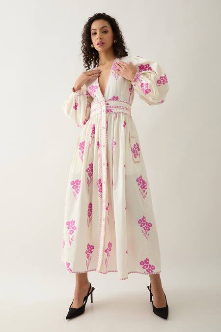 Buy Son Of A Noble Snob Off White Cotton Satin V-neck Solace Fit-and-flare Midi Dress Online at Aza Fashions Buy_Son Of A Noble Snob_Off White Cotton Satin V-neck Solace Fit-and-flare Midi Dress _Online_at_Aza_Fashions