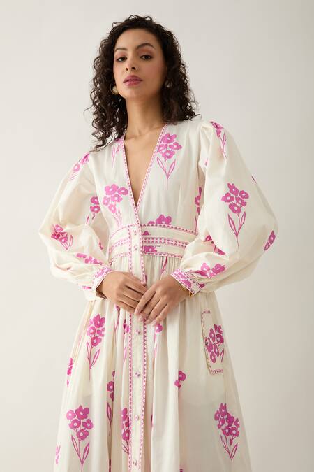 Son Of A Noble Snob Off White Cotton Satin V-neck Solace Fit-and-flare Midi Dress at Aza Fashions Son Of A Noble Snob_Off White Cotton Satin V-neck Solace Fit-and-flare Midi Dress _at_Aza_Fashions