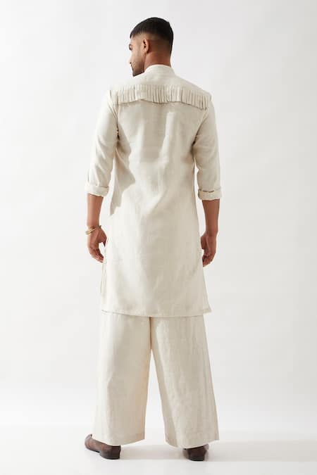 Shop Son Of A Noble Snob Ivory Linen Fringe Basket Weave Kurta Set at Aza Fashions Shop_Son Of A Noble Snob_Ivory Linen Fringe Basket Weave Kurta Set _at_Aza_Fashions