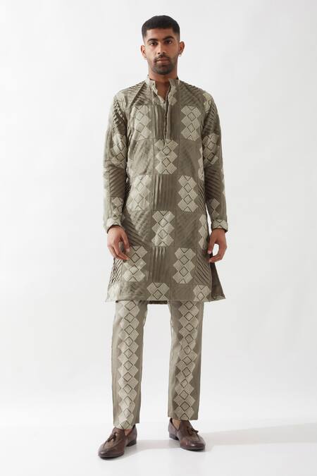 Son Of A Noble Snob Olive Green Linen Printed Kurta And Trouser Set Online at Aza Fashions Son Of A Noble Snob_Olive Green Linen Printed Kurta And Trouser Set _Online_at_Aza_Fashions