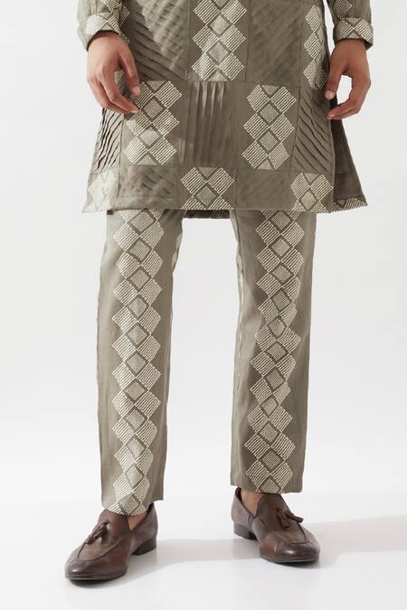 Shop Son Of A Noble Snob Olive Green Linen Printed Kurta And Trouser Set Online at Aza Fashions Shop_Son Of A Noble Snob_Olive Green Linen Printed Kurta And Trouser Set _Online_at_Aza_Fashions