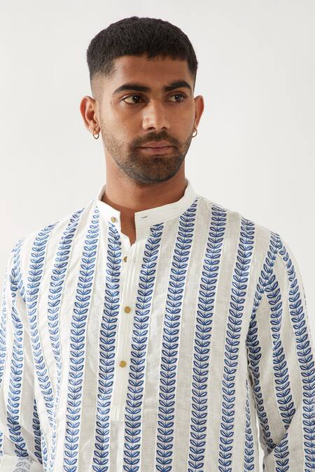 Son Of A Noble Snob White Linen Blake Catkin Printed Kurta Set at Aza Fashions Son Of A Noble Snob_White Linen Blake Catkin Printed Kurta Set _at_Aza_Fashions