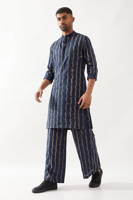 Shop Son Of A Noble Snob Navy Linen Printed Kurta And Trouser Set Online at Aza Fashions Shop_Son Of A Noble Snob_Navy Linen Printed Kurta And Trouser Set _Online_at_Aza_Fashions