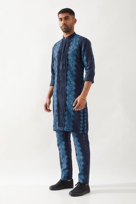 Buy Son Of A Noble Snob Navy Linen Printed Slim Fit Kurta Set Online at Aza Fashions Buy_Son Of A Noble Snob_Navy Linen Printed Slim Fit Kurta Set _Online_at_Aza_Fashions