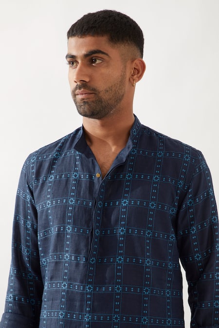 Son Of A Noble Snob_Navy Linen Printed Slim Fit Kurta Set _at_Aza_Fashions