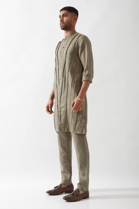 Son Of A Noble Snob Olive Green Linen Kaden Kurta Set Online at Aza Fashions Son Of A Noble Snob_Olive Green Linen Kaden Kurta Set _Online_at_Aza_Fashions