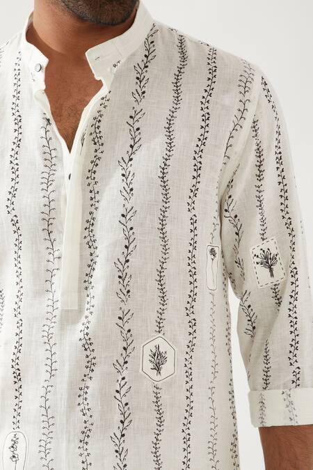 Buy_Son Of A Noble Snob_White Linen Embroidery Printed Slim Fit Kurta _Online_at_Aza_Fashions