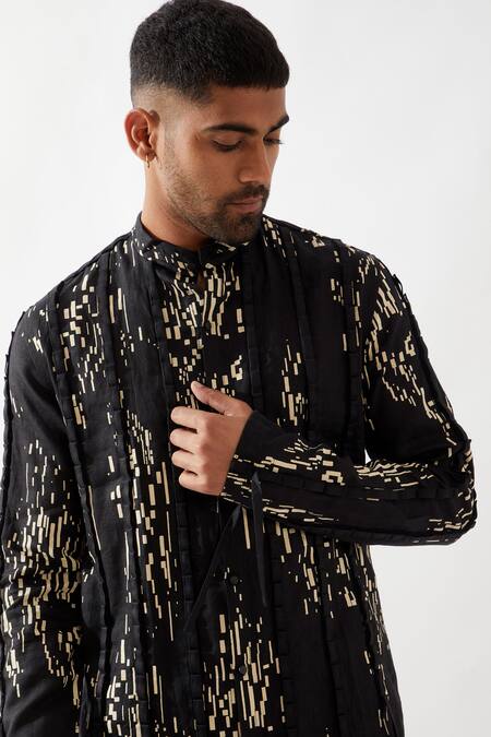Son Of A Noble Snob Black Linen Slim Fit Printed Kurta Online at Aza Fashions Son Of A Noble Snob_Black Linen Slim Fit Printed Kurta _Online_at_Aza_Fashions