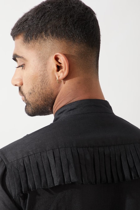 Shop Son Of A Noble Snob Black Linen Slim Fit Designer Kurta Online at Aza Fashions Shop_Son Of A Noble Snob_Black Linen Slim Fit Designer Kurta _Online_at_Aza_Fashions