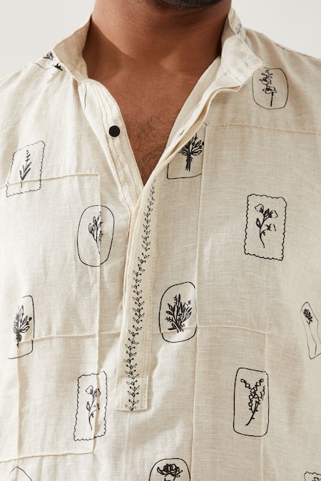 Son Of A Noble Snob_Ivory Linen Slate Stamp Kurta _at_Aza_Fashions