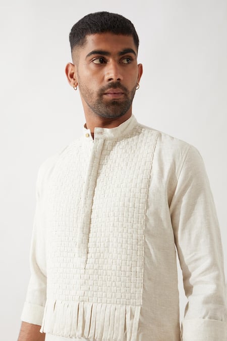 Buy_Son Of A Noble Snob_Ivory Linen Basket Weave Kurta _Online_at_Aza_Fashions