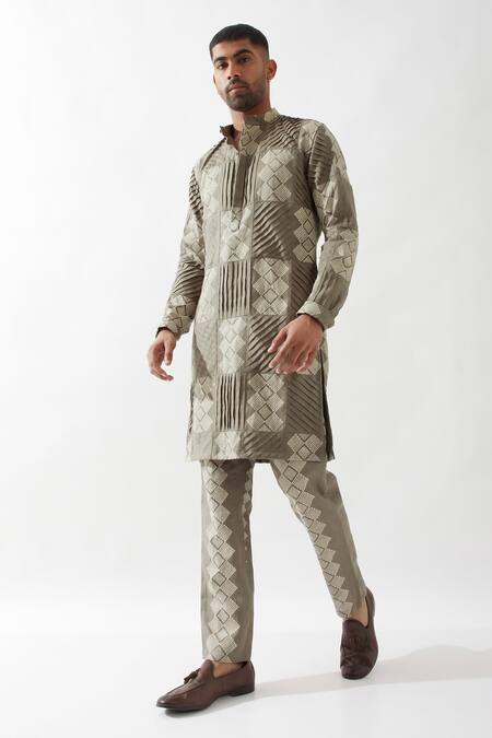 Son Of A Noble Snob Olive Green Linen Slim Fit Printed Kurta Online at Aza Fashions Son Of A Noble Snob_Olive Green Linen Slim Fit Printed Kurta _Online_at_Aza_Fashions
