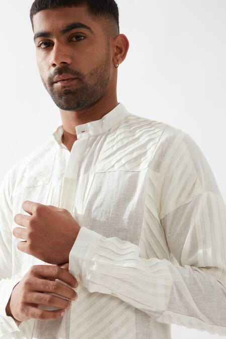 Buy_Son Of A Noble Snob_White Linen Slim Fit Check Pleated Kurta _Online_at_Aza_Fashions