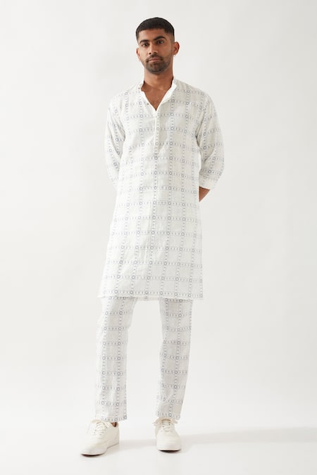 Son Of A Noble Snob White Linen Slim Fit Printed Kurta at Aza Fashions Son Of A Noble Snob_White Linen Slim Fit Printed Kurta _at_Aza_Fashions