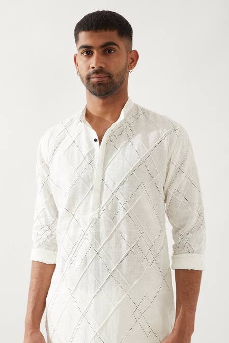 Son Of A Noble Snob White Linen Slim Fit Printed Kurta Online at Aza Fashions Son Of A Noble Snob_White Linen Slim Fit Printed Kurta _Online_at_Aza_Fashions