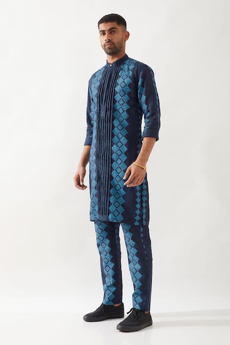 Buy Son Of A Noble Snob Navy Linen Slim Fit Printed Kurta Online at Aza Fashions Buy_Son Of A Noble Snob_Navy Linen Slim Fit Printed Kurta _Online_at_Aza_Fashions