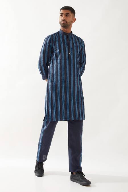 Son Of A Noble Snob_Navy Linen Printed Slim Fit Kurta _Online_at_Aza_Fashions