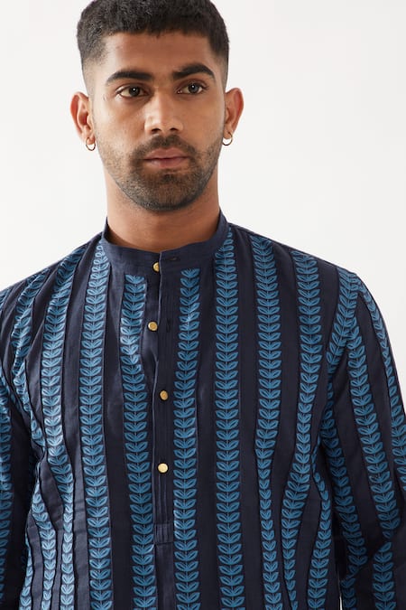 Son Of A Noble Snob_Navy Linen Printed Slim Fit Kurta _at_Aza_Fashions