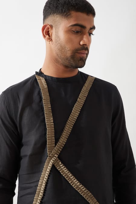 Son Of A Noble Snob_Black Linen Caterpillar Texture Kurta _at_Aza_Fashions