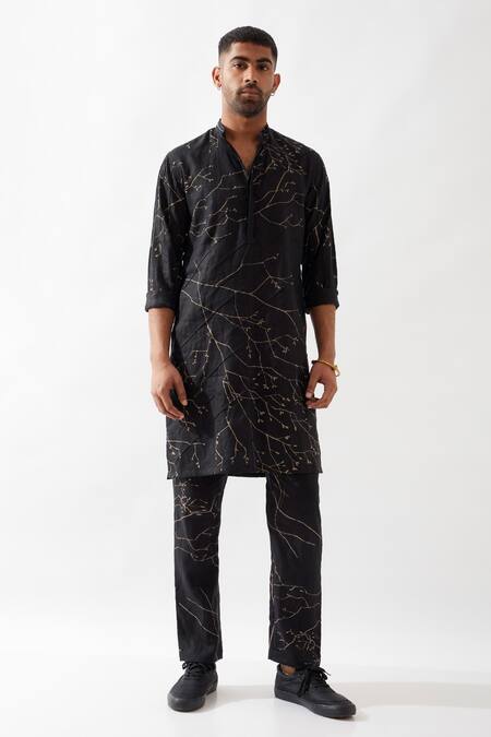 Buy Son Of A Noble Snob Black Linen Slim Fit Printed Kurta Online at Aza Fashions Buy_Son Of A Noble Snob_Black Linen Slim Fit Printed Kurta _Online_at_Aza_Fashions