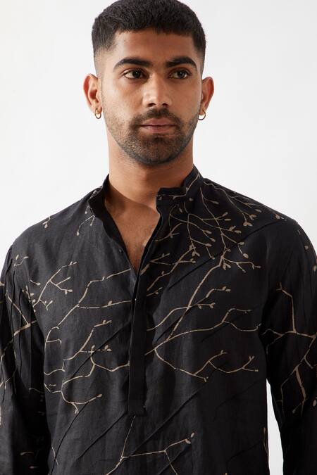 Shop Son Of A Noble Snob Black Linen Slim Fit Printed Kurta Online at Aza Fashions Shop_Son Of A Noble Snob_Black Linen Slim Fit Printed Kurta _Online_at_Aza_Fashions