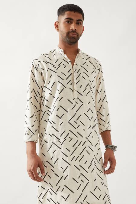 Son Of A Noble Snob Ivory Linen Applique Printed Slim Fit Kurta at Aza Fashions Son Of A Noble Snob_Ivory Linen Applique Printed Slim Fit Kurta _at_Aza_Fashions