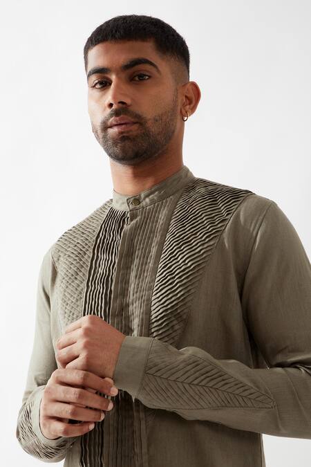 Buy_Son Of A Noble Snob_Olive Green Linen Slim Fit Pleated Kurta _Online_at_Aza_Fashions
