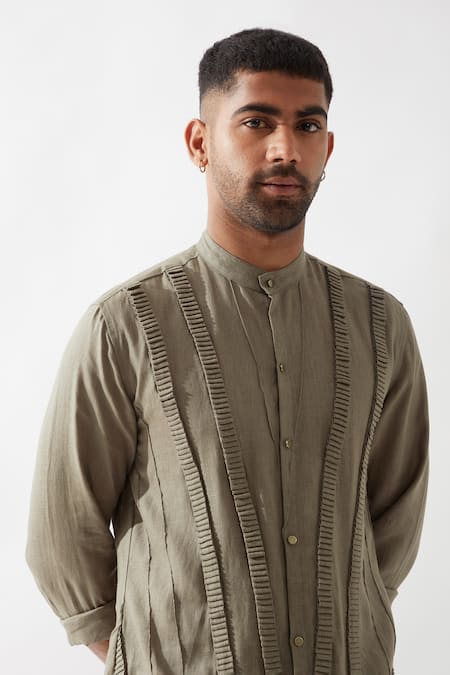 Buy Son Of A Noble Snob Olive Green Linen Caterpillar Texture Kurta Buy_Son Of A Noble Snob_Olive Green Linen Caterpillar Texture Kurta