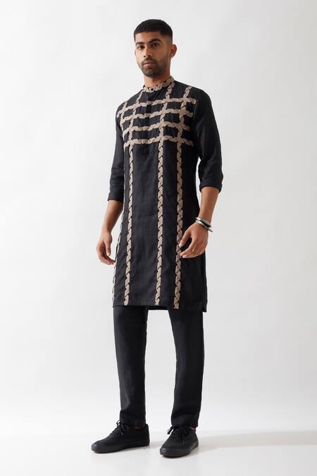 Son Of A Noble Snob Black Linen Caterpillar Texture Kurta Online at Aza Fashions Son Of A Noble Snob_Black Linen Caterpillar Texture Kurta _Online_at_Aza_Fashions