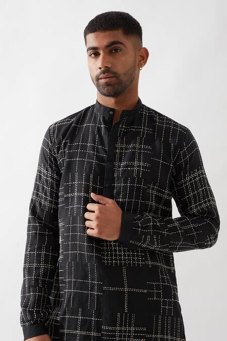 Son Of A Noble Snob Black Linen Embroidery Hand Kantha Kurta Online at Aza Fashions Son Of A Noble Snob_Black Linen Embroidery Hand Kantha Kurta _Online_at_Aza_Fashions