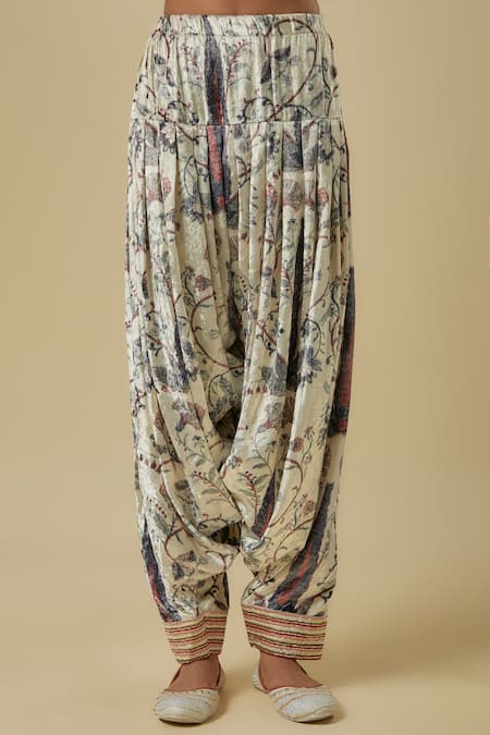 Payal Singhal_Cream Velvet Sequins, Embroidery Split V-neck Designer Kurta Set With Dupatta _Online_at_Aza_Fashions