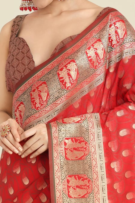 Buy Naintara Bajaj Red Brocade, Silk Zari V-neck Banarasi Saree Set Buy_Naintara Bajaj_Red Brocade, Silk Zari V-neck Banarasi Saree Set