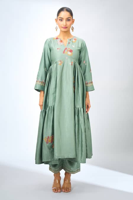 Shop_Basanti - Kapde Aur Koffee_Green Embroidery Split V-neck Anarkali Set_Online_at_Aza_Fashions