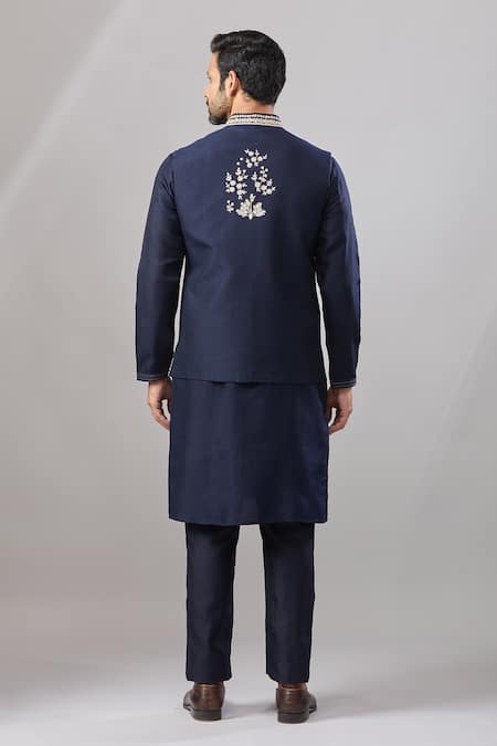 Aariyana Couture Botanical Embroidered Bundi & Kurta Set 