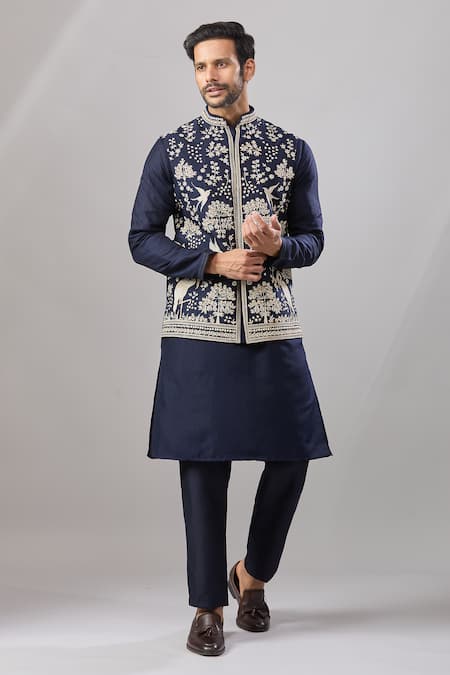 Aariyana Couture Botanical Embroidered Bundi & Kurta Set 