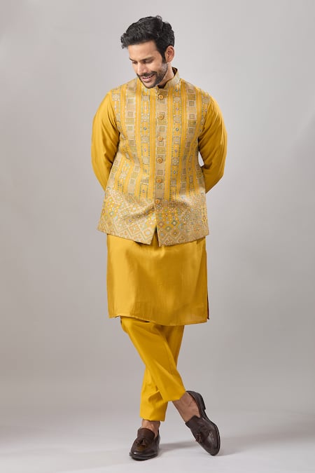 Buy_Aariyana Couture_Yellow Silk Embroidery Thread Bundi And Kurta Set _at_Aza_Fashions