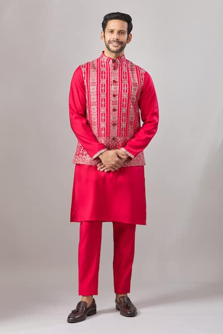 Aariyana Couture Geometric Embroidered Bundi & Kurta Set 