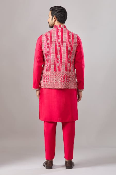 Aariyana Couture Geometric Embroidered Bundi & Kurta Set 