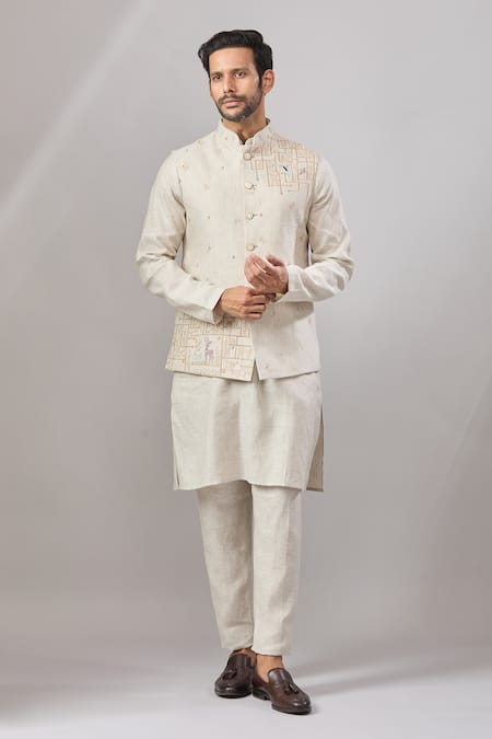 Ariyana by Aza Geometric Pattern Bundi & Kurta Set 